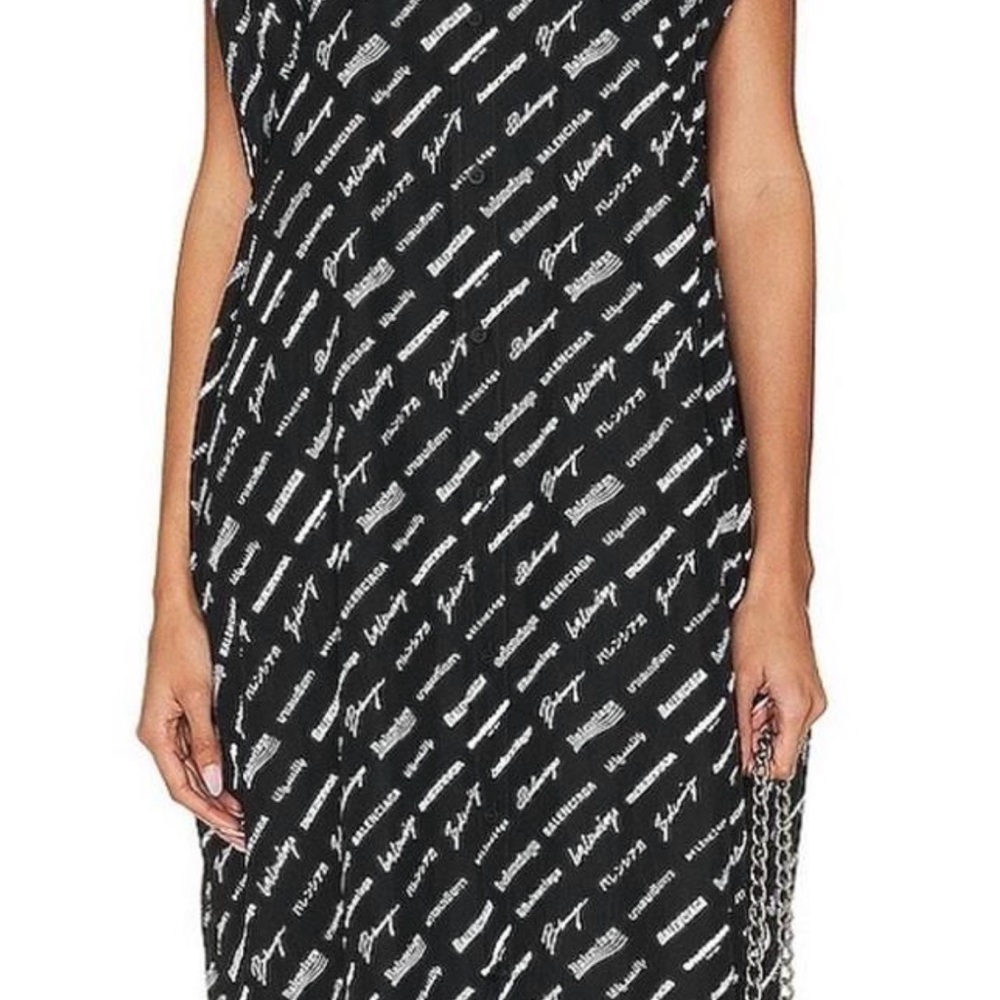 Black Logo-Print Sleeveless Dress!